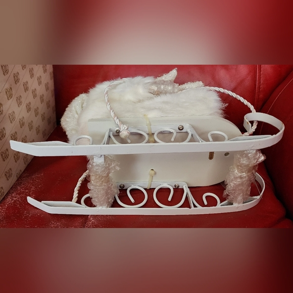 NIB HERITAGE SIGNATURE COLLECTION PORCELAIN DOLL IN SLEIGH WINTER BABY CHARITY - Picture 6 of 10